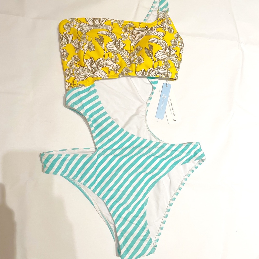 Cupshe One Piece Cut Out Bathing Suit Size M
